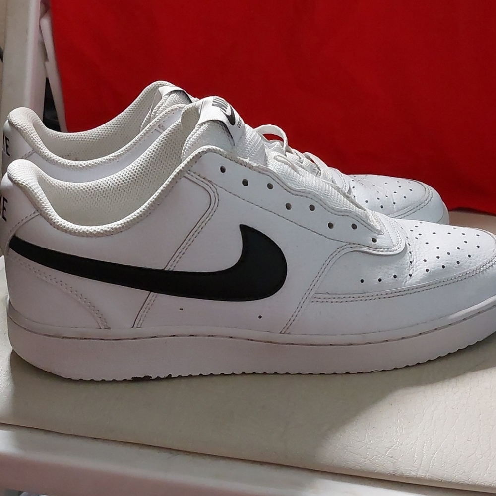 White Nike Af one's like dunks